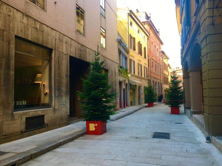 pavimentazione esterna lastre e basole in granito Via De Carbonesi Bologna